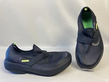 Oofos Men's Oomg Fibre Low Shoe Black Slip-On Sneaker Size 10 US EUC Clean