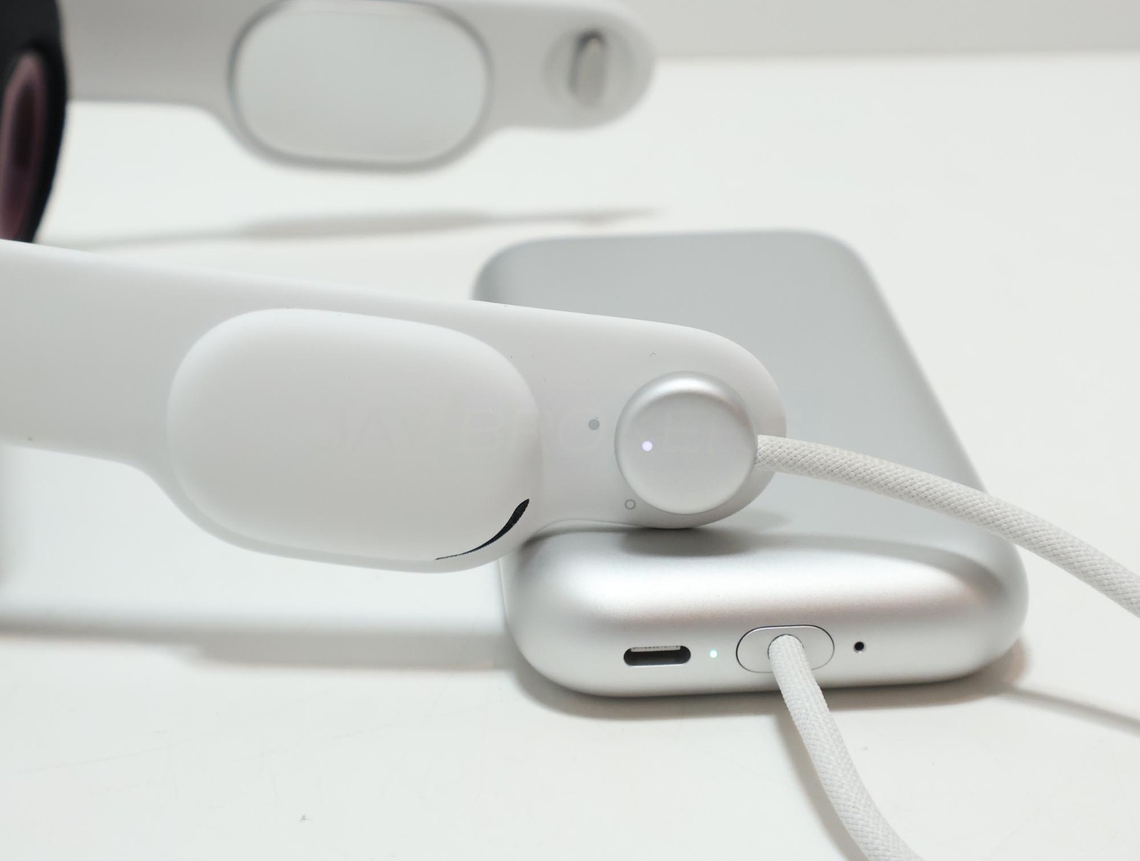 Apple Vision Pro Headset 512GB Spatial Computer (1st Generation) MQL93LL/A Used