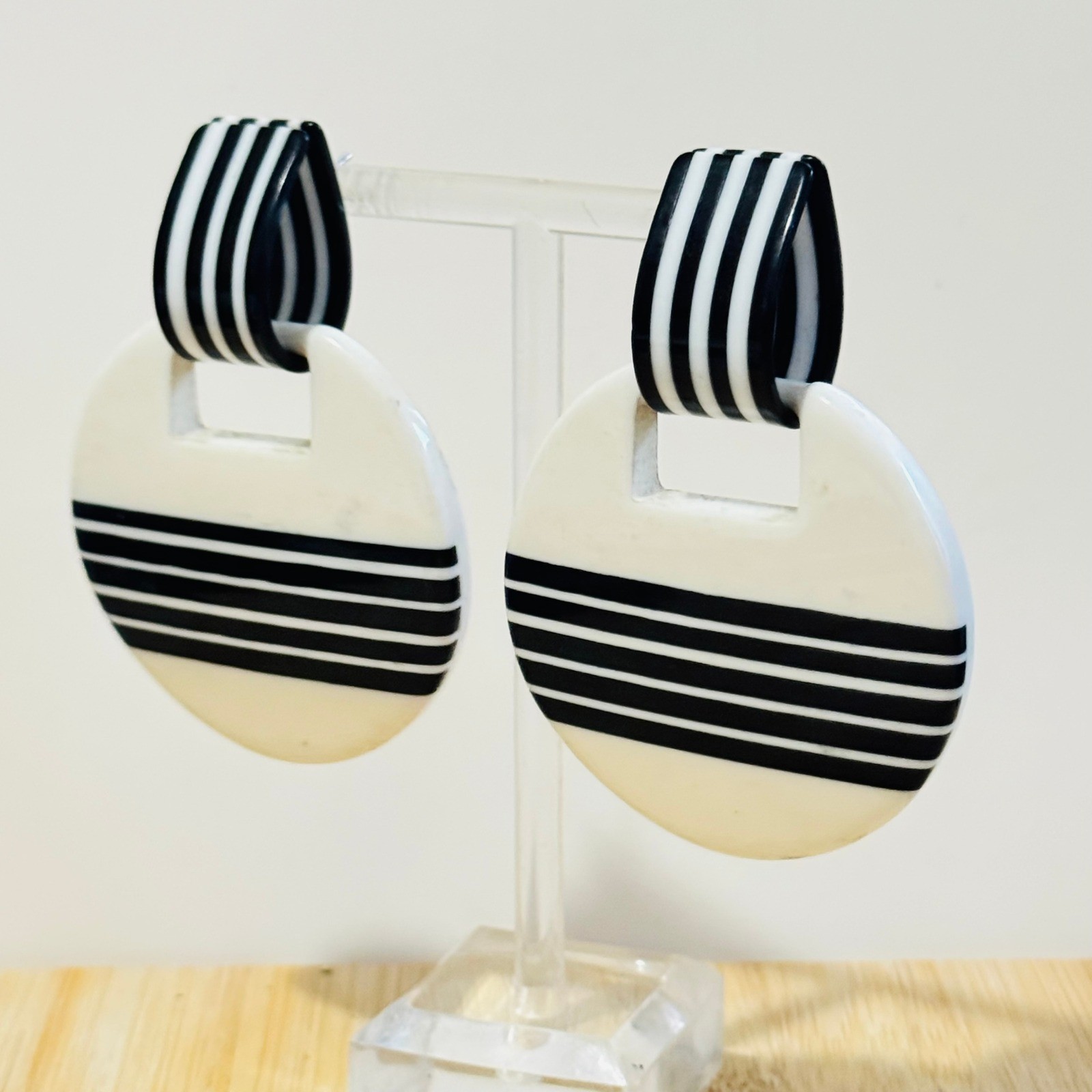 VTG Mod Earrings statement retro dangle Lucite st… - image 3