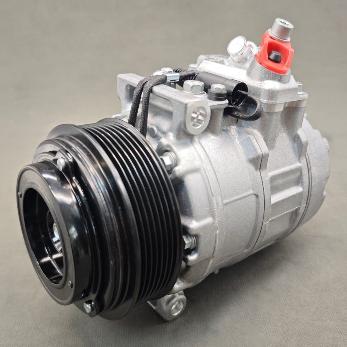 AC Compressor FOR BENTLEY ARNAGE TWIN TURBO V8 6.75L For ROLLS ROYCE PA100308PC