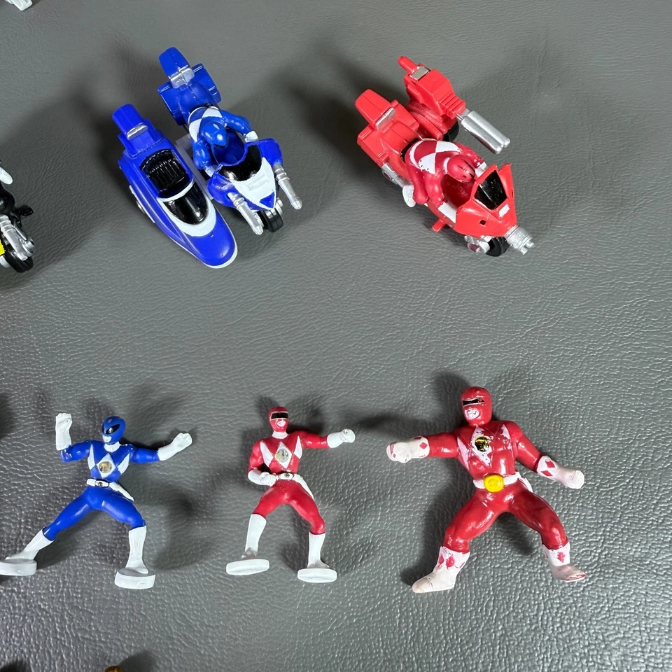 Lote De Colección Años 90 De 17 Juguetes Mighty Morphin Power Rangers Micro Machines 1994 Galoob Foto 3 de 4