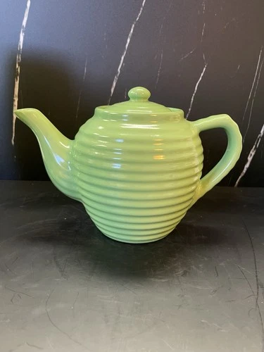 Bauer Pottery 2000 Green Ringware Revival  Teapot Los Angeles 6.5”