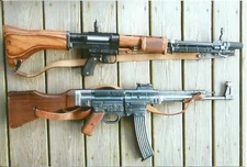 WW II - Photo German ----    German FG-42 , Sturmgewehr 44 .