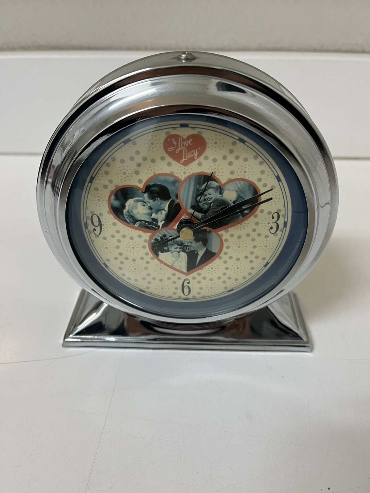 "I LOVE LUCY" BATTERY-POWERED ALARM CLOCK