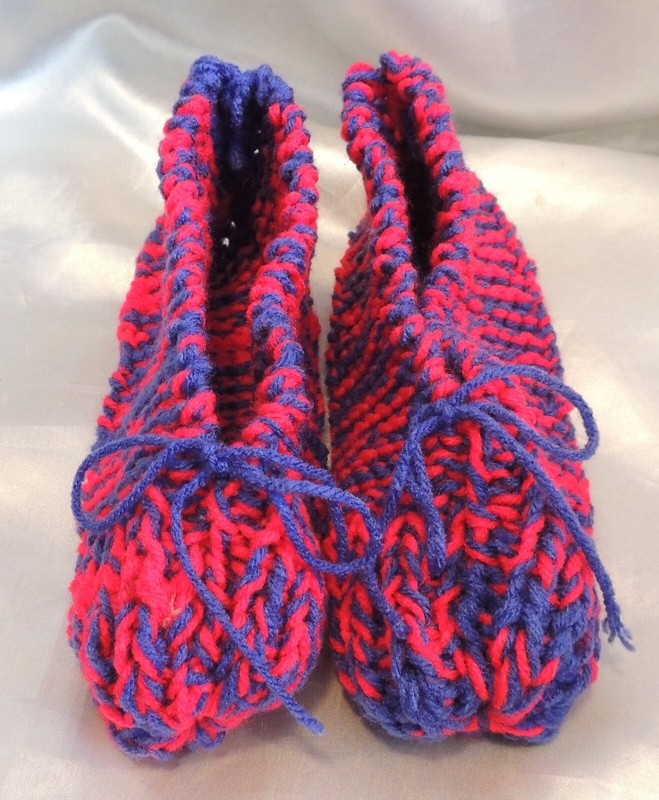 Slippers Red Blue Classic Medium Size School Colors Team Colors Sports Fan