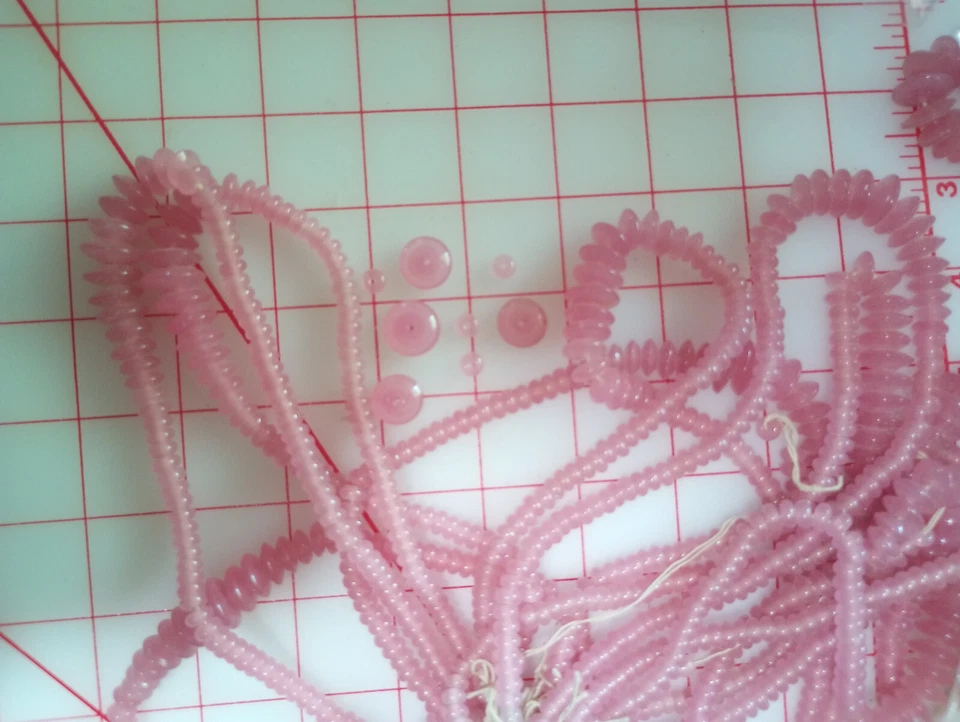 Cuentas redondas planas de vidrio rosa vintage 15" hilo 3x5mm a 5x12mm Japón ocupado Foto 2 de 4