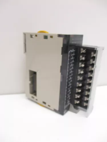 OMRON I/O MODULE DC INPUT TYPE CJ1W-ID211 DC 24 VOLT 7mA 16 INPUT 40 PIN CONN