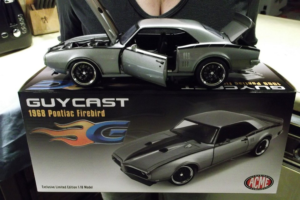 Modellino Diecast 1:18 ACME 1968 Pontiac Firebird Street Fighter - Grigio/Antracite