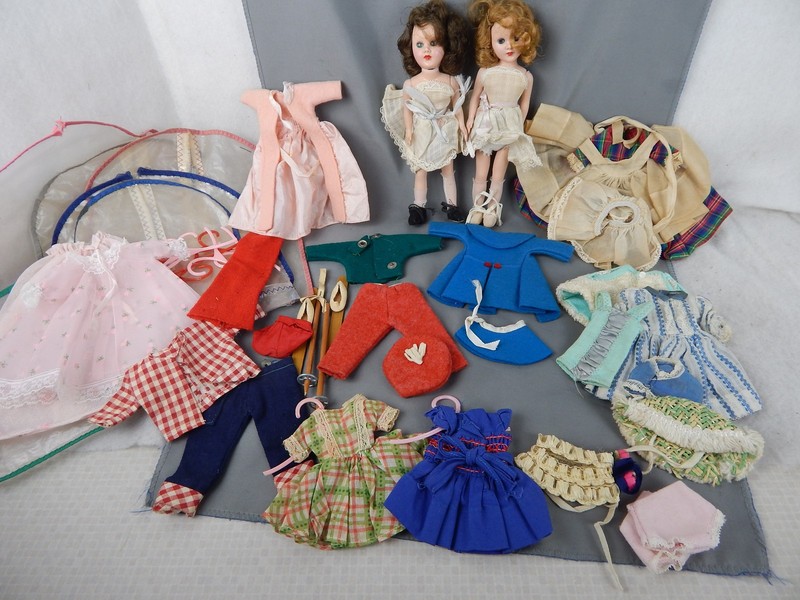 Vintage 1950’s 8” Richwood SANDRA SUE Twin Doll(s) & Extra Orig. CLOTHES Lot