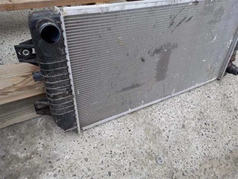 Radiator 06-18 Chevrolet Express 2500 22805590 - Image 4 of 4