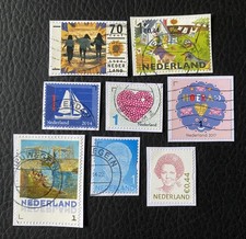 Lot de 8 timbres des Pays-Bas années diverses - encore sur fragment K67