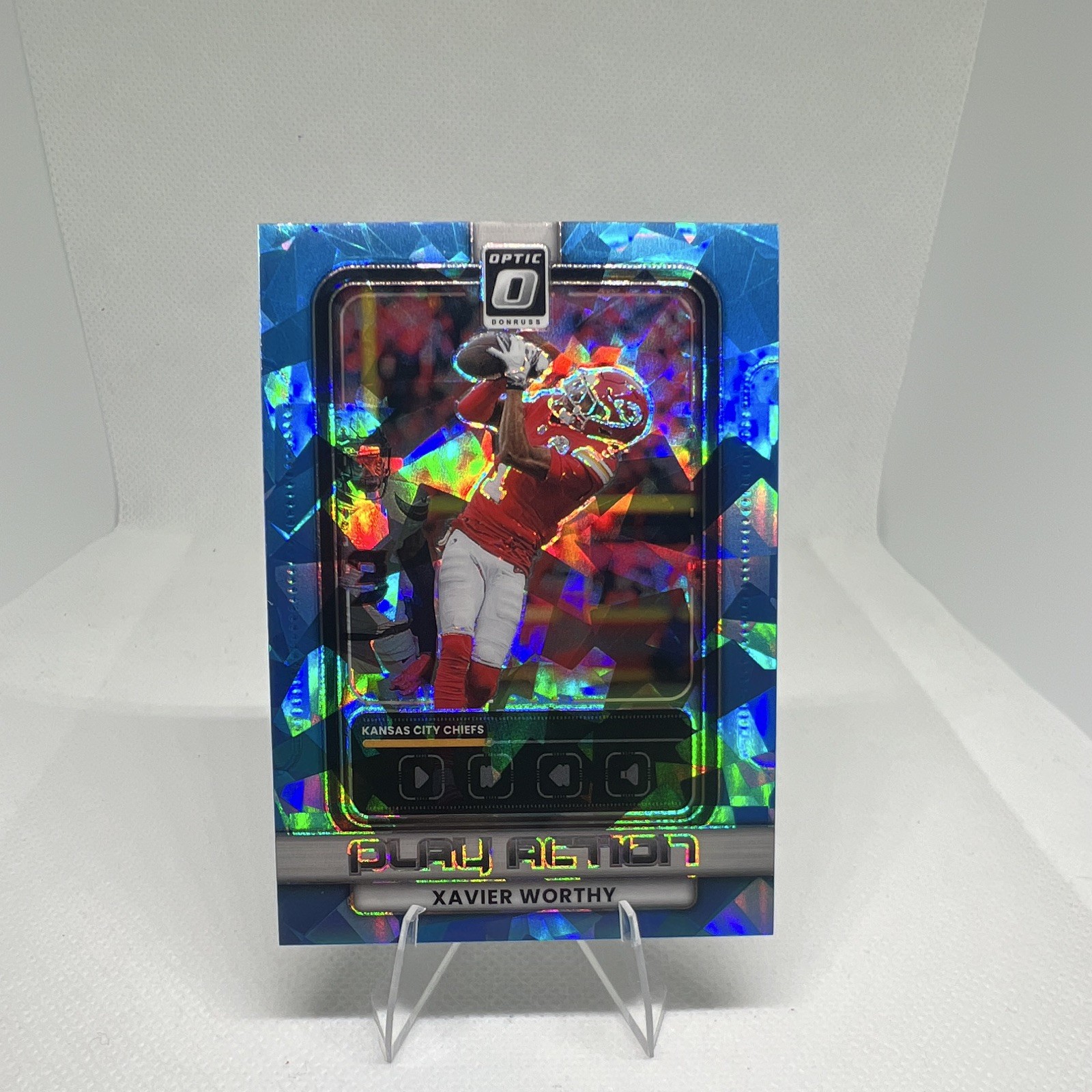 XAVIER WORTHY 2025 DONRUSS OPTIC PLAY ACTION ICE PRIZM CHIEFS /55