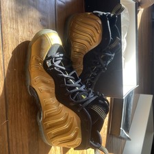 Size 5Y- Nike Air Foamposite One Metallic Gold 2015 GS, Deadstock