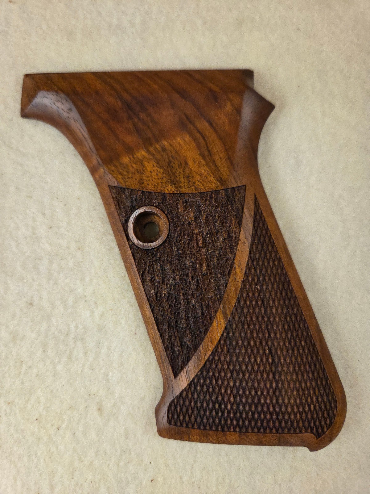 HK P7 M8 ONLY Fine English Walnut Checkered/Textured Pistol Grips NO LOGO NEW L