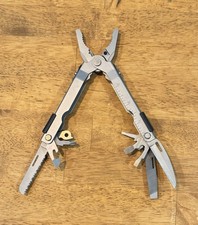 Gerber MP600: 14 tools, Blunt-nose One-hand-o...