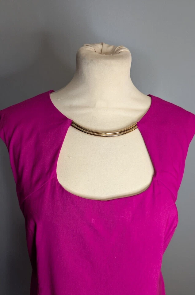 Vestido lápis romano tamanho original 18 rosa quente sem mangas para festas - Imagem 4 de 4