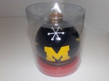  UNIVERSITY OF MICHIGAN WOLVERINES HOLIDAY ORNAMENT! SWEET HOLIDAY TREASURER!