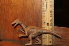 Toy Plastic Dinosaur Velociraptor 4-1/2"