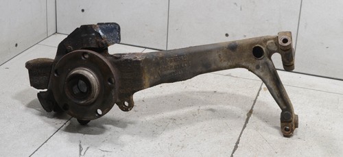 AUDI A4 B5 Limo Bj 95 1,6 ADP 74KW Achsschenkel Radnabe vorne LINKS 110321-D801