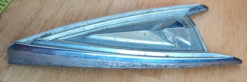 PONTIAC 60'S ARROW METAL EMBLEM 5770377 {CE1659} - 第 2/6 張圖片