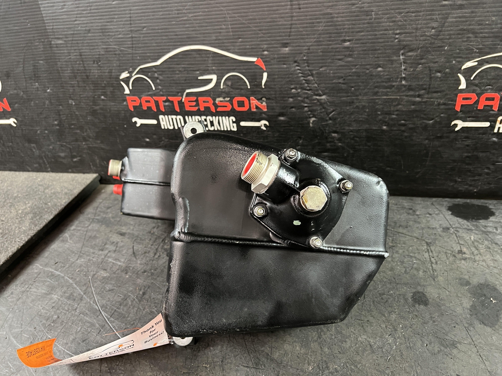 02-04 MASERATI ENGINE OIL RESERVOIR TANK