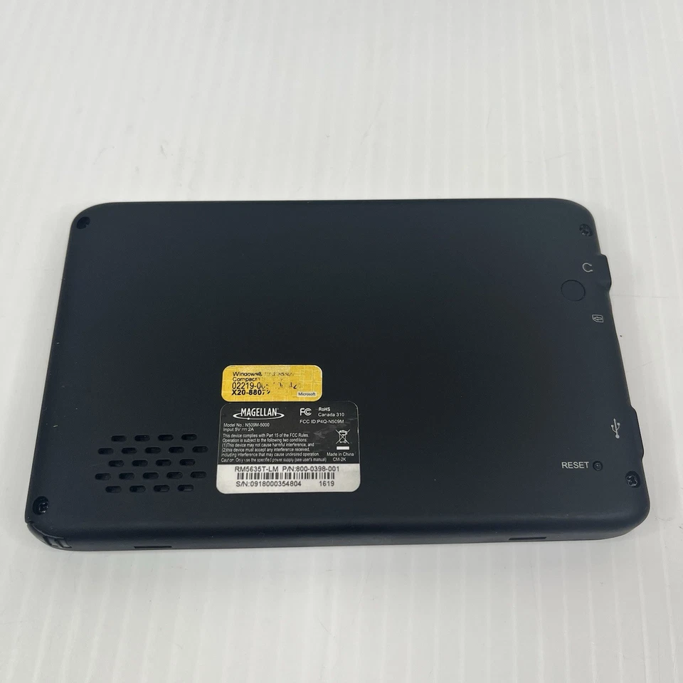 Magellan RoadMate 5635T-LM 5-inch GPS Navigator With Mount Bundle - Image 4 of 4