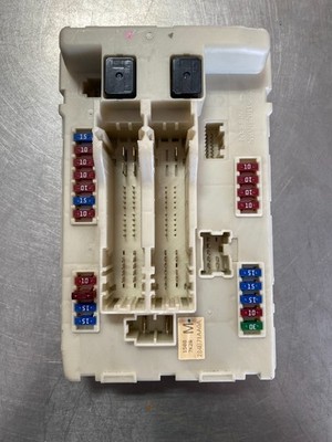 284B71AA0A Nissan Murano 07-10 Fuse Box Relay Block Panel Module 