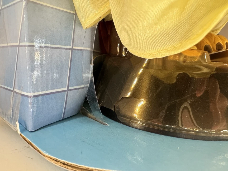 Muñecas de porcelana con llave de latón de Disney La Bella y la Bestia bailando con mi príncipe Foto 4 de 4