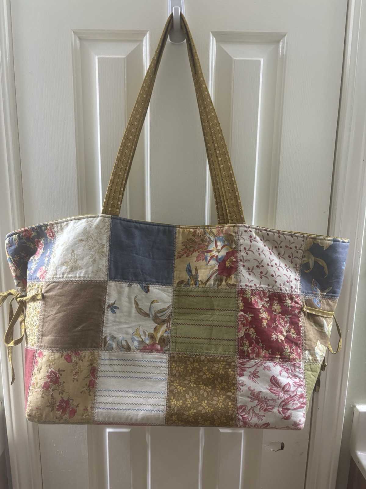 Handmade Quilted Patchwork Multi-Color Large Shou… - image 4