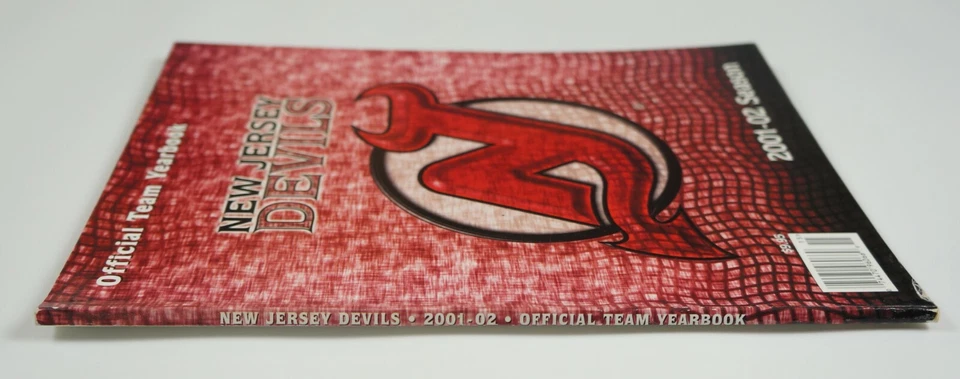 New Jersey Devils Official Team Yearbook 2001-2002 Season NHL hockey - Image 2 of 3