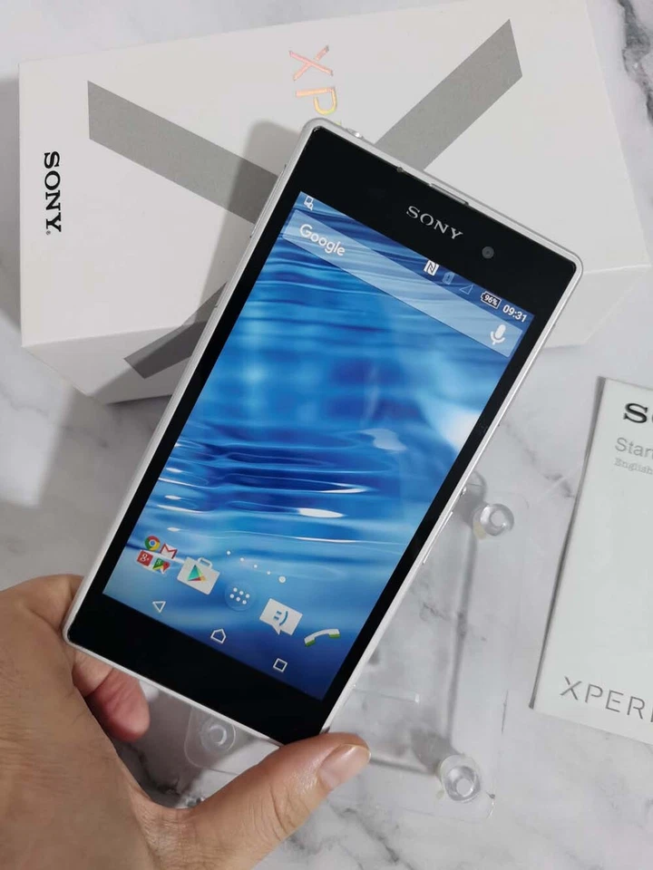 Sony Xperia Z1 C6902 Android 16GB microSDXC Unlocked Smartphone fully working - Image 2 of 4