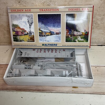 Walthers PS-2CD 4427 COVERED HOPPER WISCONSIN CENTRAL #932-5718