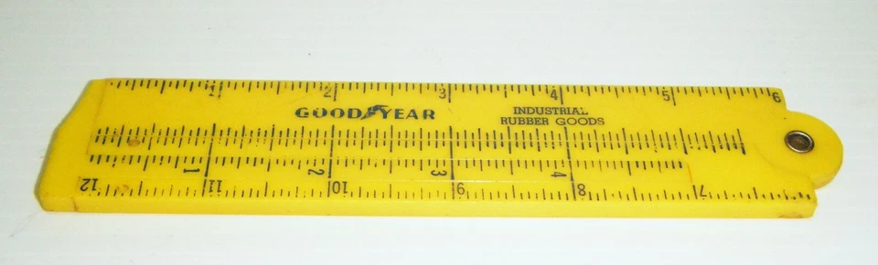 Regla deslizante plegable vintage de caucho industrial Good Year Foto 2 de 4