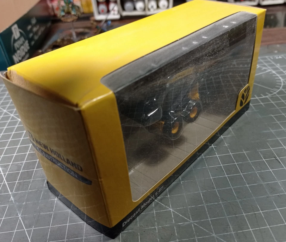 DIECAST MODEL 1:87 NEW HOLLAND - Immagine 2 di 2