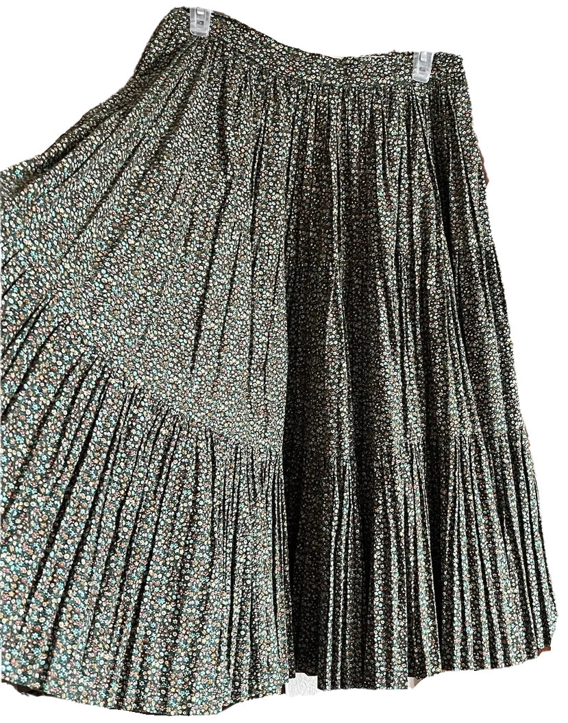 Martha of Taos Rare Vintage Ditsy print Broomstic… - image 1