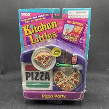 BARBIE TYCO KITCHEN LITTLES PIZZA PARTY SET NEW Mint On Card Never Used.