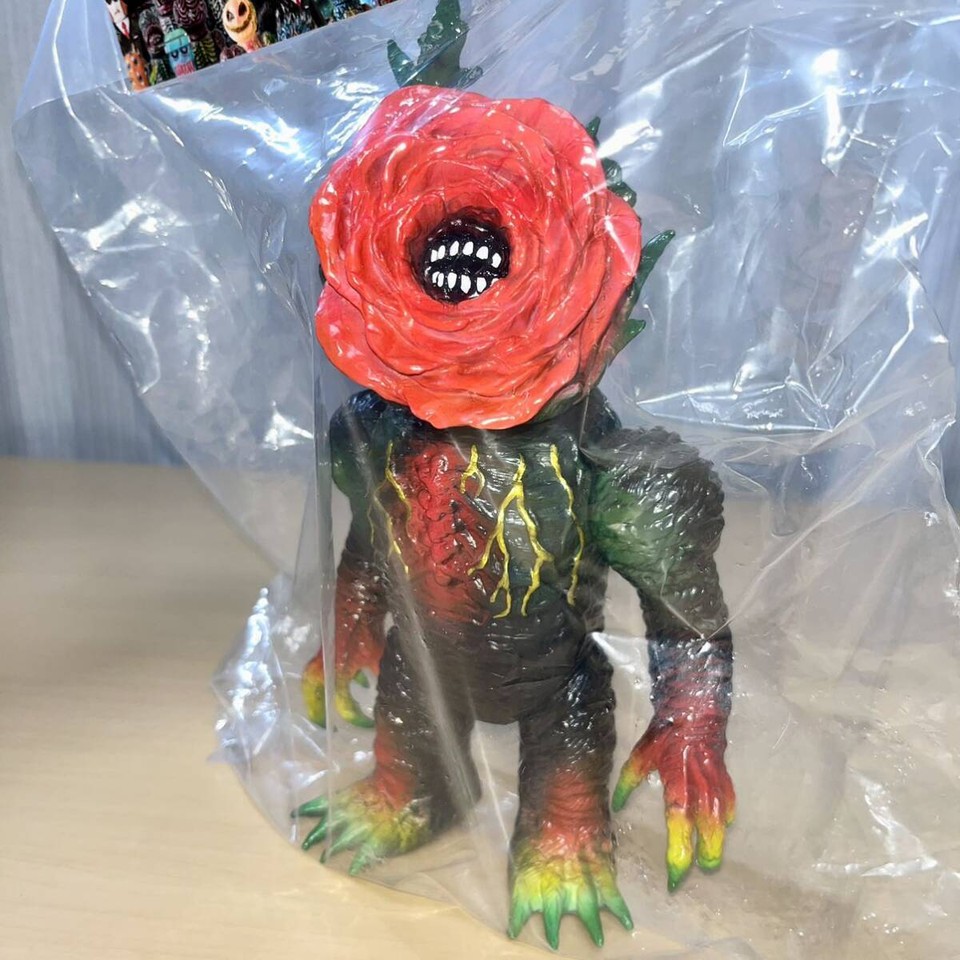 Rose X Yellow Eyes Marmit Skull Head Butt Soft Vinyl Sofvi Event