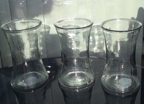Clear 9x vases - Picture 3 of 5