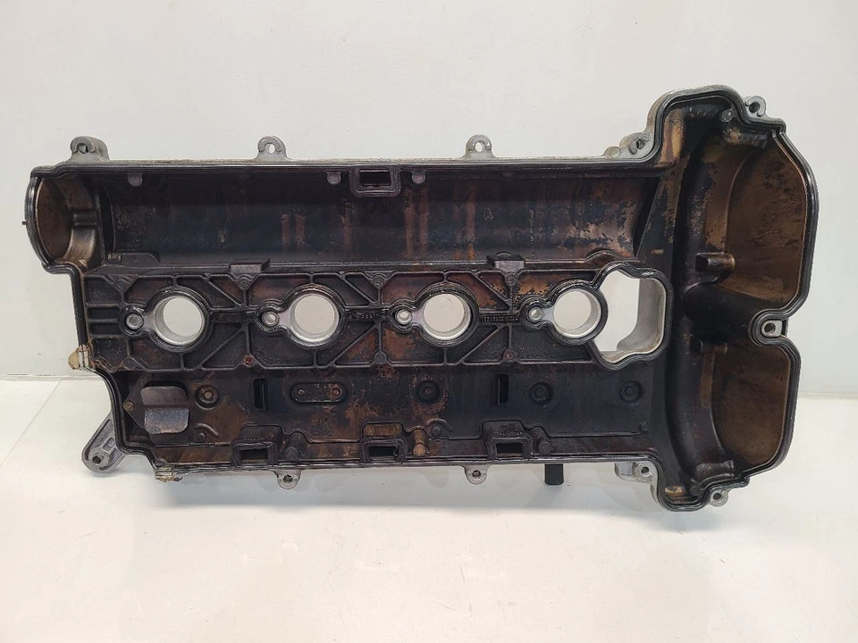 2015 Chevrolet Equinox (2.4L / AT / 93K) Valve Cover W/ Bolts - Image 4 of 4