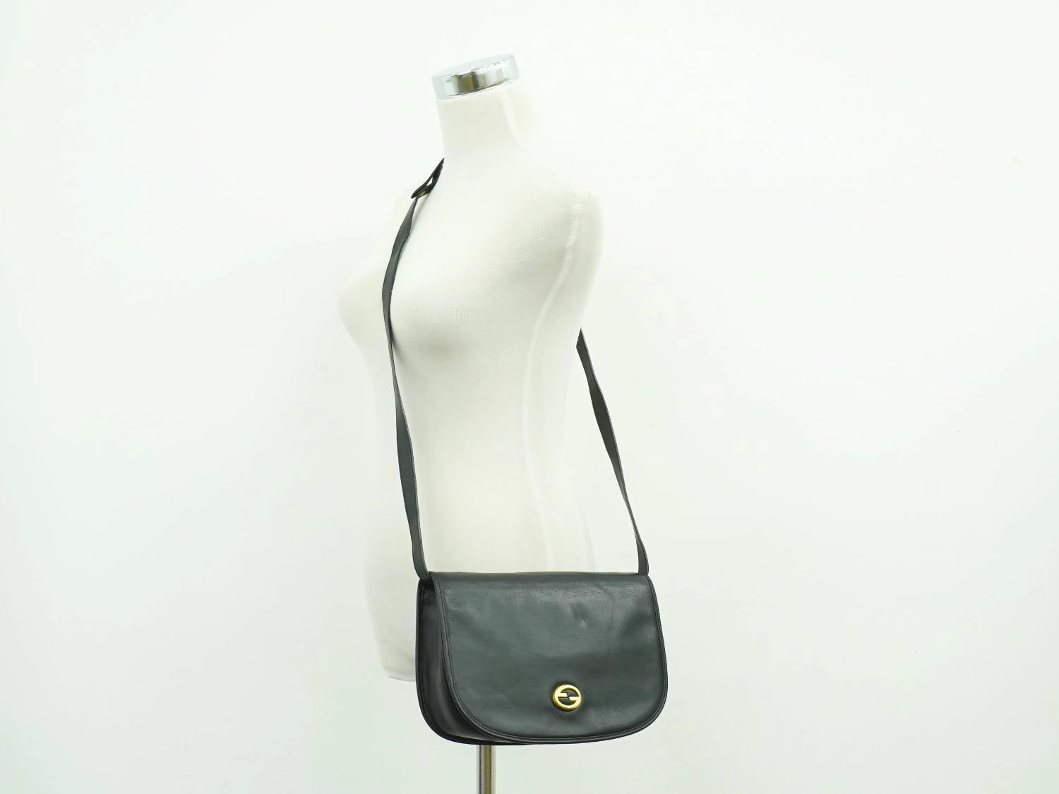 Authentic Gucci Interlocking G Old Shoulder Bag P… - image 7