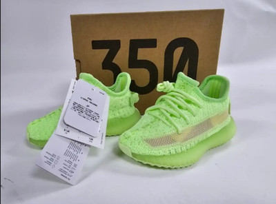 Yeezy Boost 350 V2 Glow in Dark BABY Sneaker