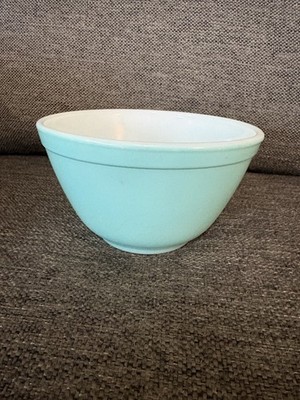 Vintage PYREX Turquoise 1-1/2pt #401 Mixing Bowl