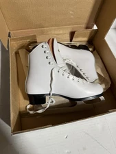 Dominion  Model 718 White Leather Figure Skates, Size L6 - VERY GOOD CONDITION