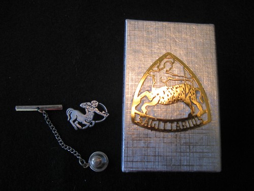 SAGITTARIUS PEWTER TIE TACK silver-tone astrological sign clip & BIRTH SIGN BOOK - Picture 10 of 11