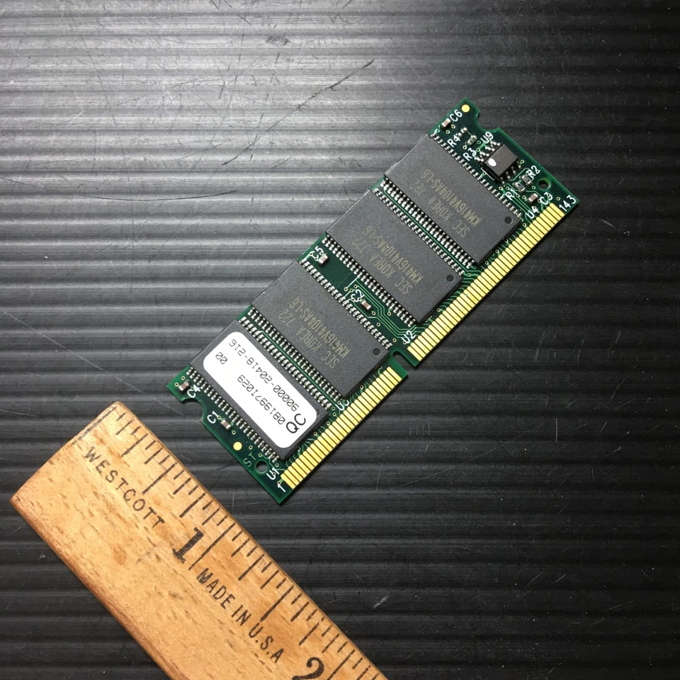 081997I029 90000-20418-216 KMM466F804AS1-L6 64MB EDO non-parity 3.3v 144-Pin RAM - Image 2 of 3