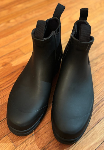 Everlane Black Chelsea Rain Boots Size 9 Waterproof Lug Sole Minimalist NWOB