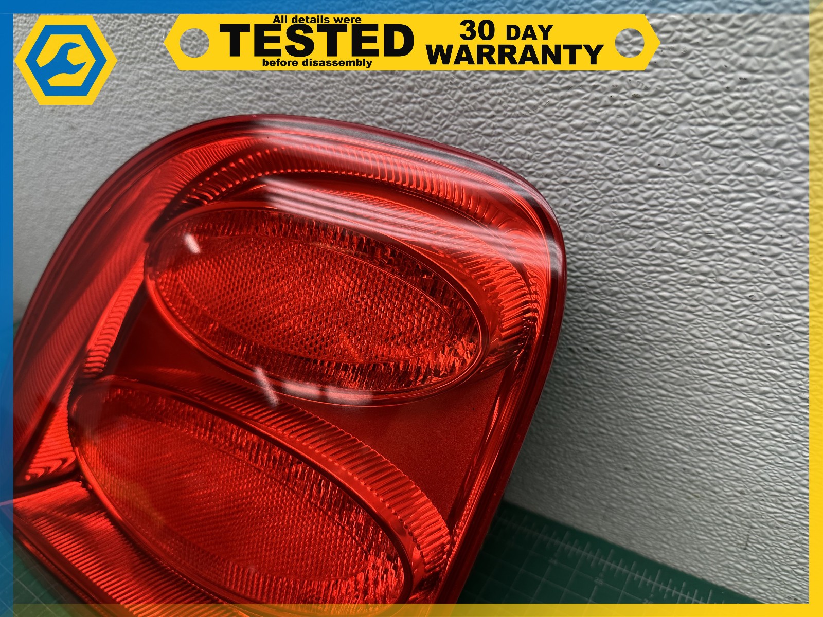 06-12 BENTLEY Flying Spur REAR RIGHT PASSENGER SIDE TAIL LIGHT LAMP LIKE NEW OEM