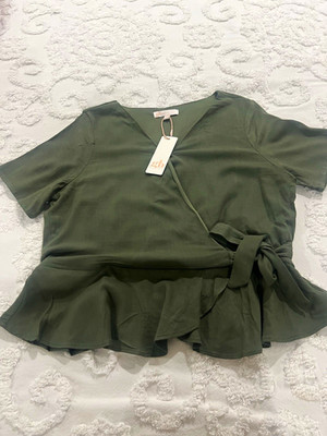 GB Girls XL Green Solid V-Neck Short Sleeve Wrap Ruffle Tie Blouse
