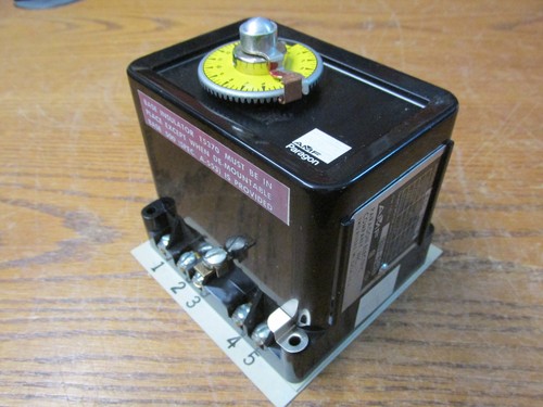 NEW NOS AMF Paragon 500-022-00 Time Control 120V 60Hz Timing Motor And Clutch - Picture 2 of 12
