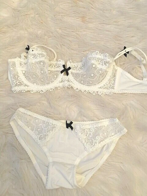 Cute Lingerie Set, White Color Size 32 D and Small Panties